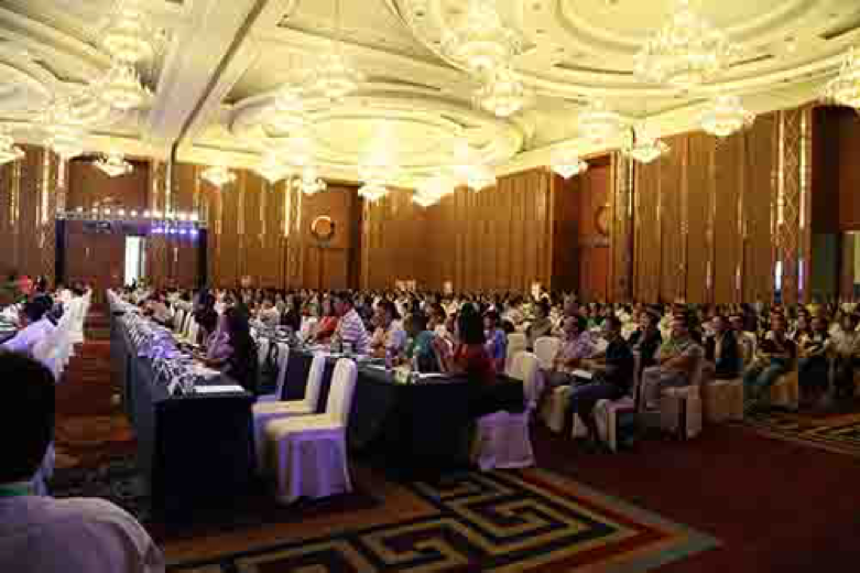 2014中國文化產(chǎn)業(yè)新年論壇成都峰會(huì)暨成都創(chuàng)意設(shè)計(jì)周頭腦風(fēng)暴活動(dòng)論文征集啟事